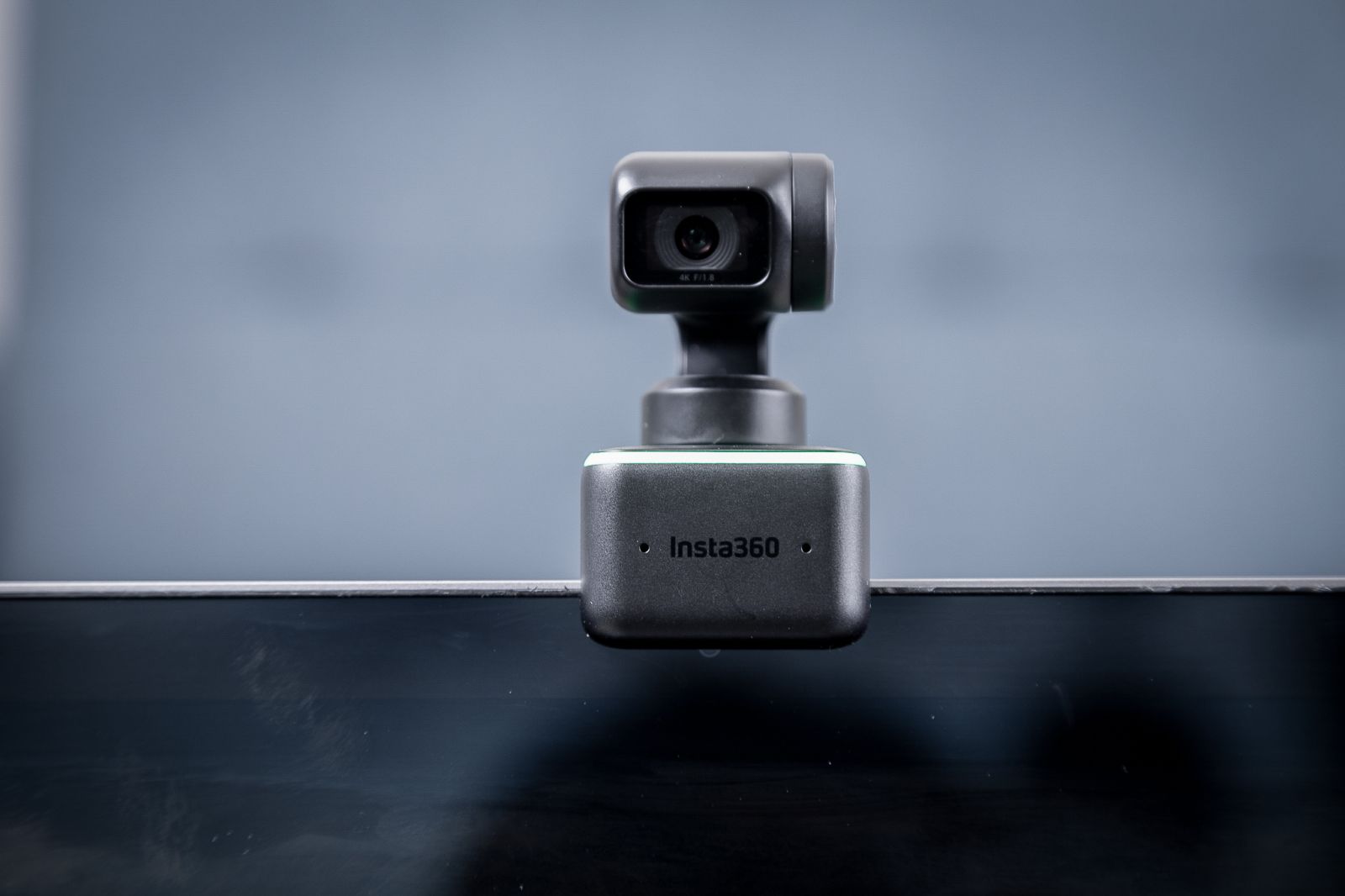 市面最強網路攝影機！insta360 Link 三手勢隔空操控、AI 智慧人像追蹤